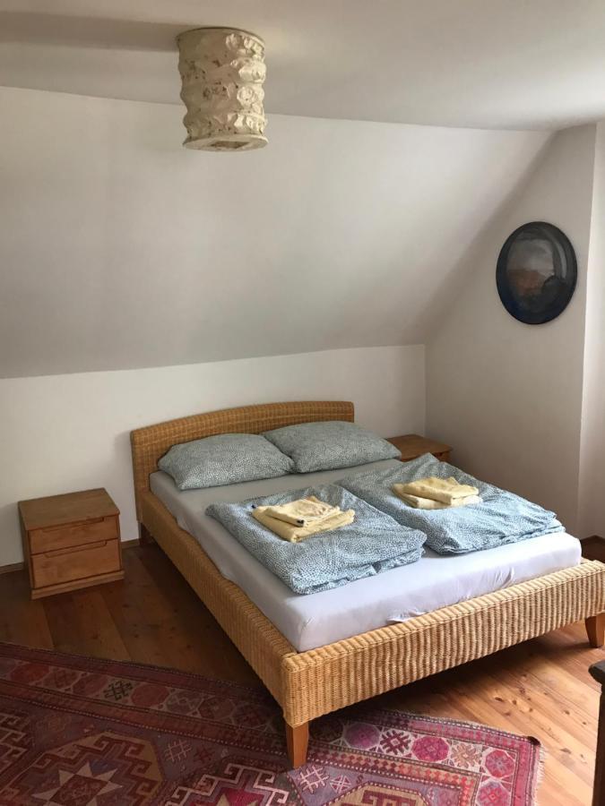 Charmante Altbau-Dg-Wohnung Mnichov Exteriér fotografie